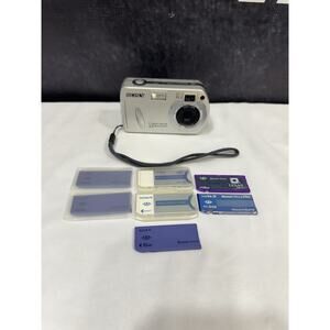 Sony DSC-P32 Cybershot Digital Camera 3.2MP Silver Tested & Working W/ Memory
